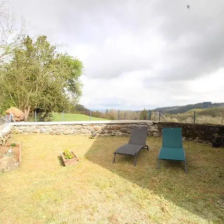 Holiday home Maison De Caractere Renovee Avec Jardin, Proche Puy Mary Et Activites Nature, Auvergne - Fr-1-742-523 *